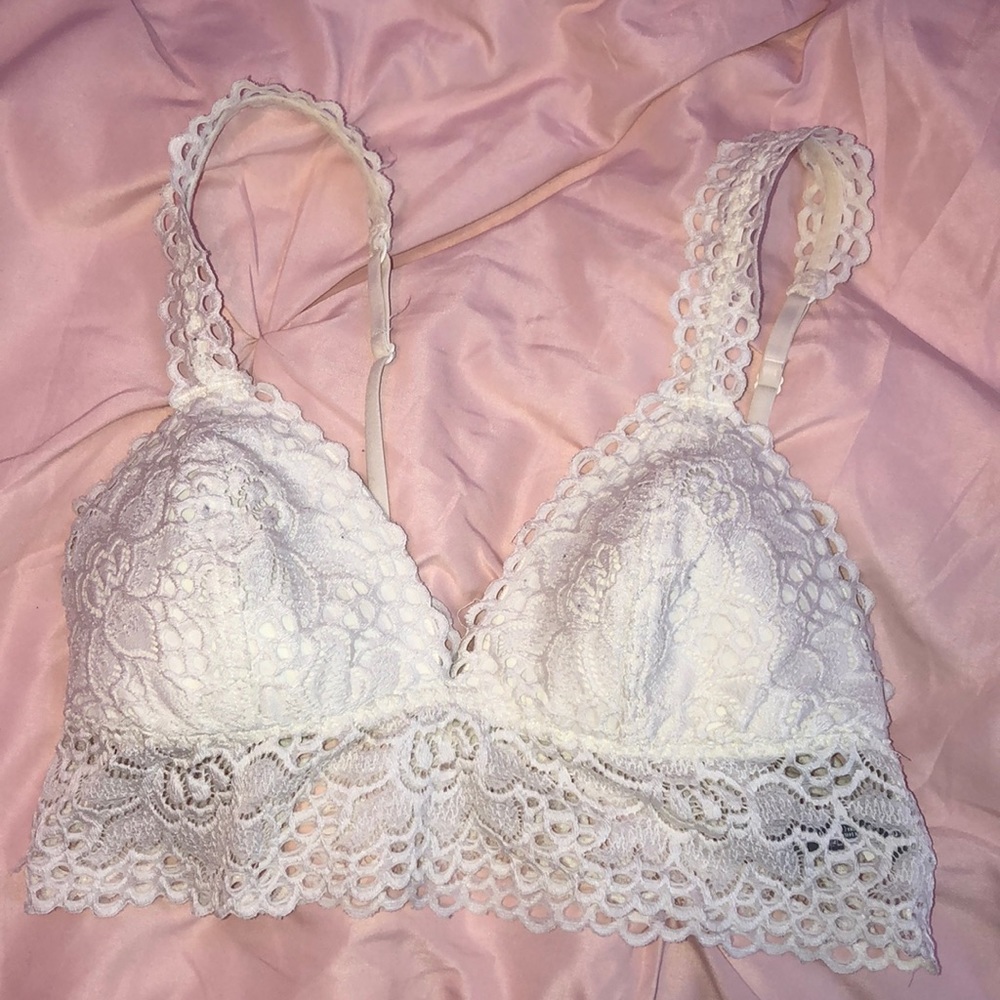 white lace aerie bralette